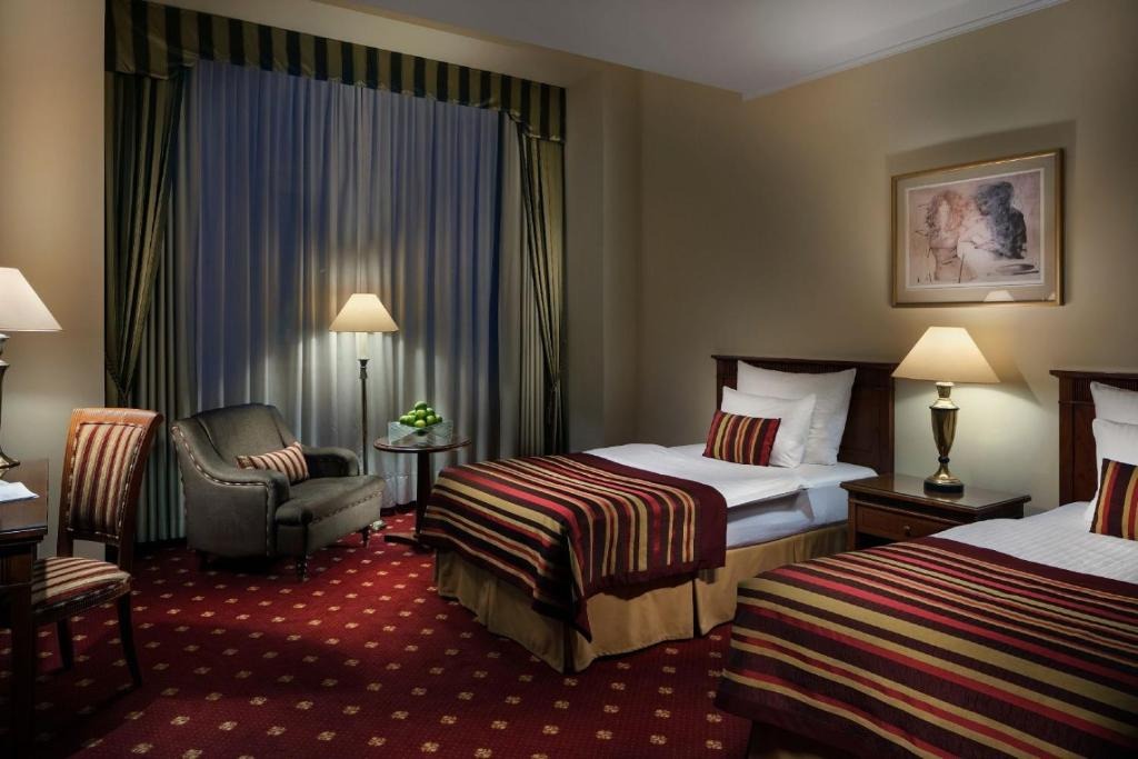 هتل آرت نوو پالاس